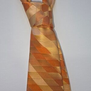 DeSantis Collection Mens Silk Tie Orange Gold Geometric Diagonal Stripe Italy
